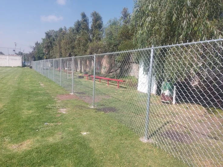 Cerco periférico de malla galvanizada - DEIBI ARIAAN COMPANY SAC