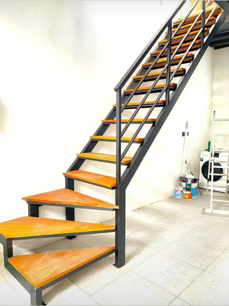 Escaleras metálicas de diseño - DEIBI ARIAAN COMPANY SAC