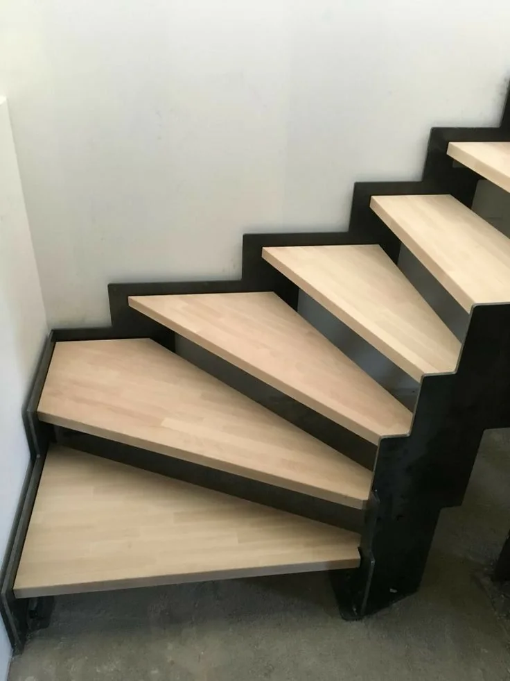 Escaleras metálicas de diseño - DEIBI ARIAAN COMPANY SAC