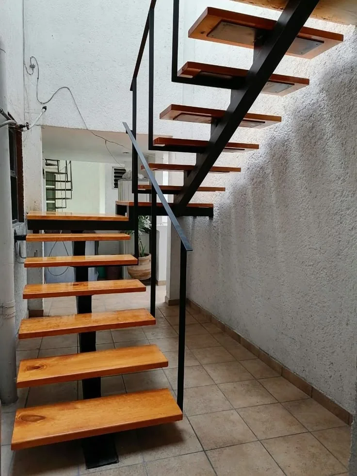 Escaleras metálicas de diseño - DEIBI ARIAAN COMPANY SAC