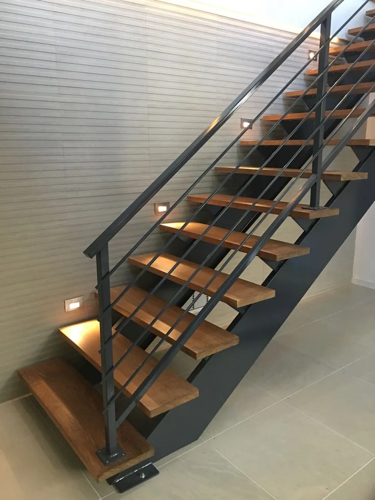 Escaleras metálicas de diseño - DEIBI ARIAAN COMPANY SAC
