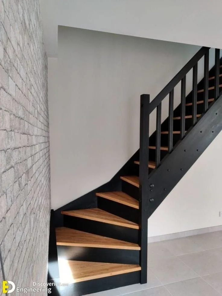 Escaleras metálicas de diseño - DEIBI ARIAAN COMPANY SAC