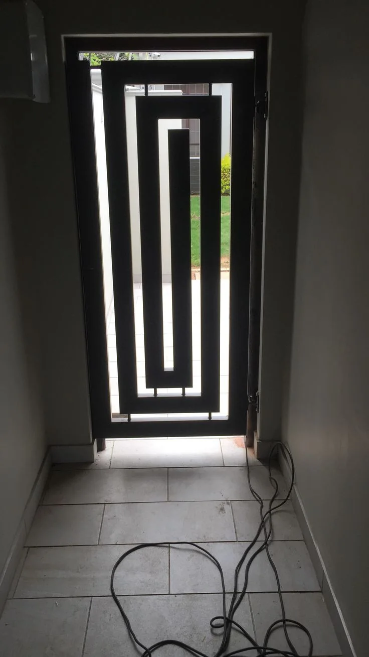 Puertas de fierro en rejas - DEIBI ARIAAN COMPANY SAC