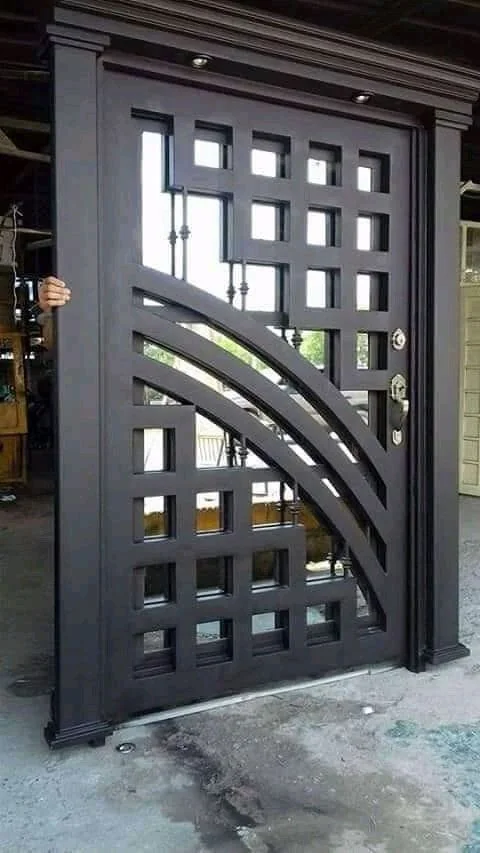 Puertas de fierro en rejas - DEIBI ARIAAN COMPANY SAC