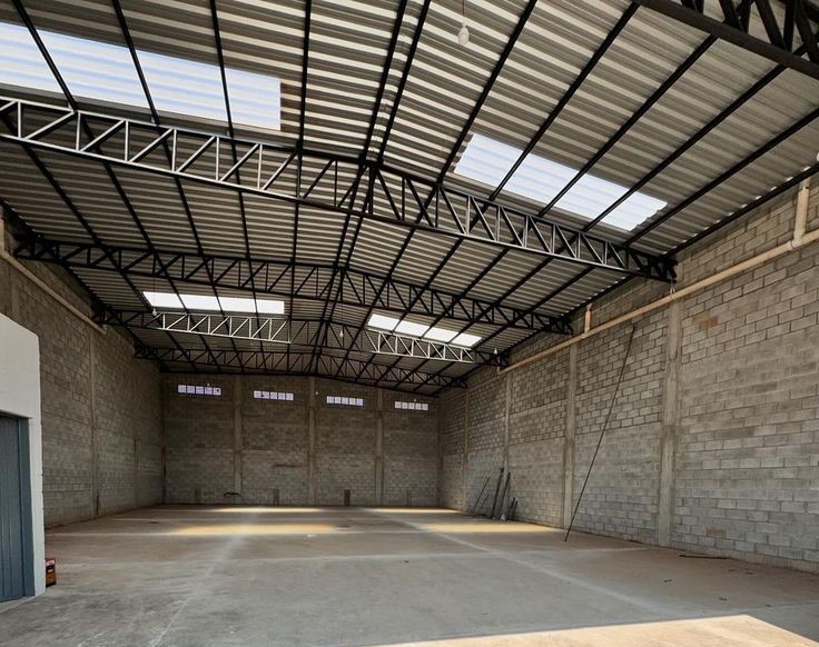 Techado de Almacén Industrial en Requena - DEIBI ARIAAN COMPANY SAC